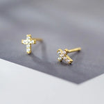 Boucle d'oreille petite croix - Vignette | Vera Croix
