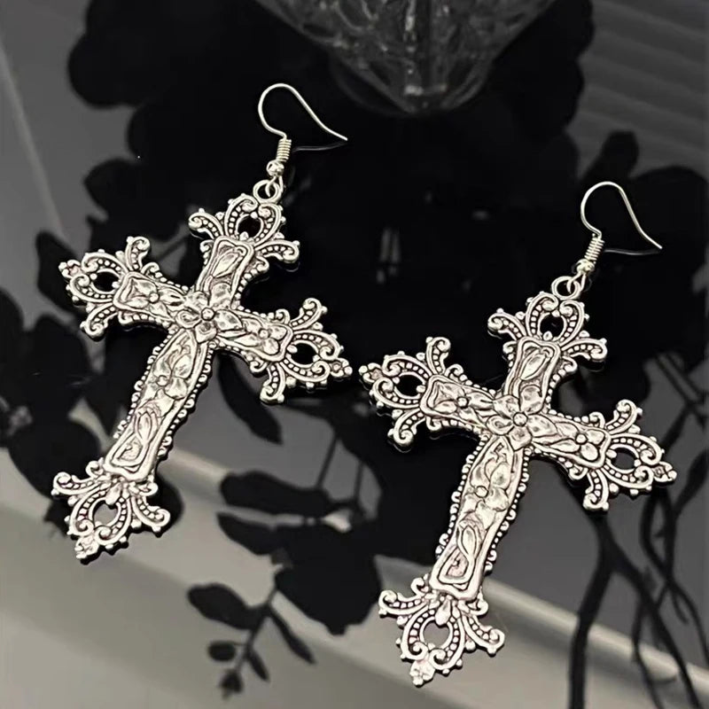 Boucle d oreille croix baroque