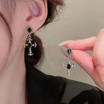 Boucle d'oreille croix gothique - Vignette | Vera Croix