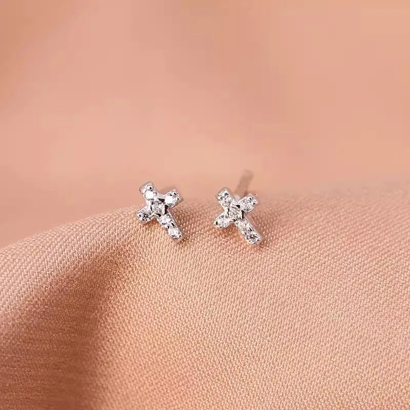 Boucle d'oreille petite croix