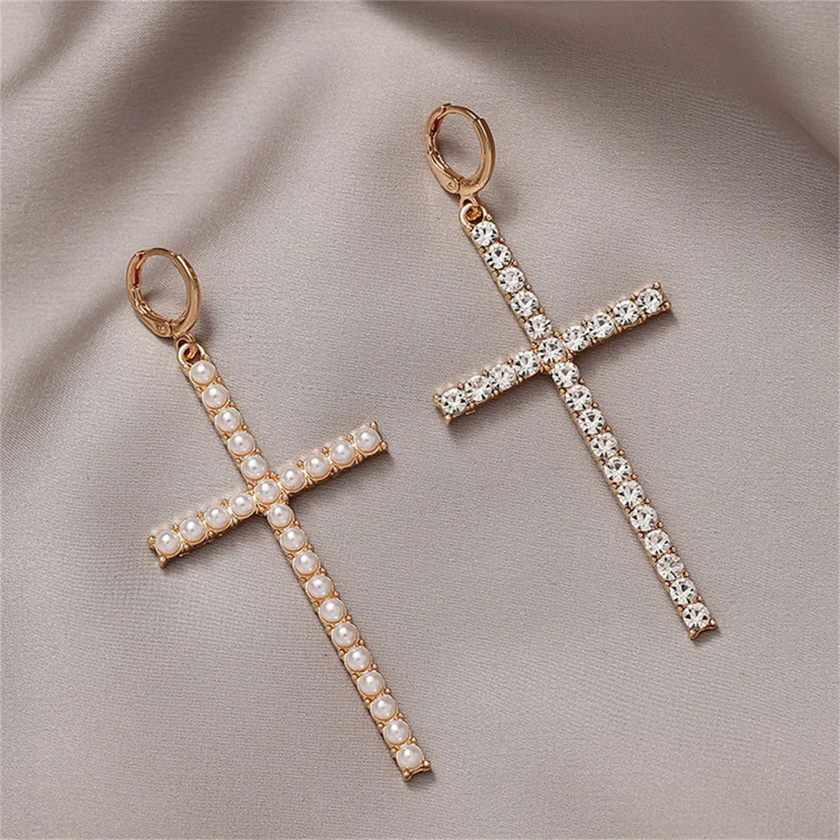 Boucles d'oreilles croix pendantes
