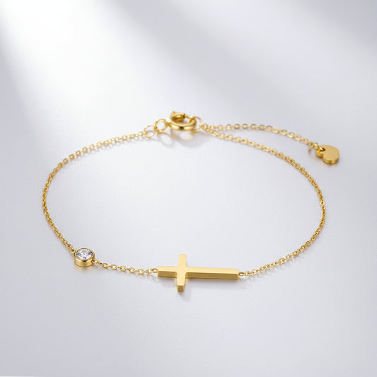 Bracelet fin avec croix
