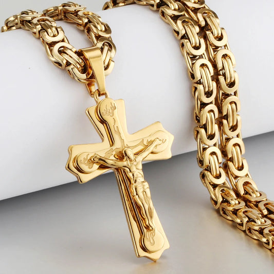 Chaîne croix jésus homme