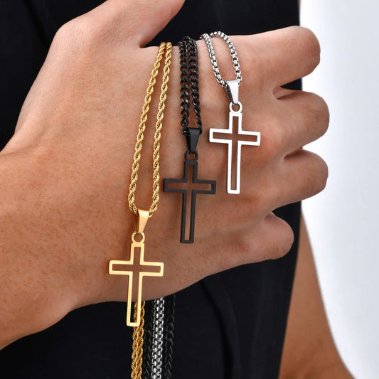 Chaîne et croix en or