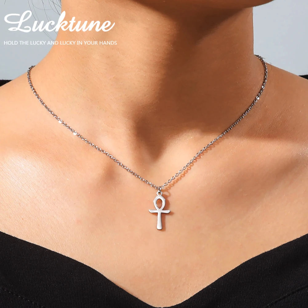 Collier avec croix égyptienne