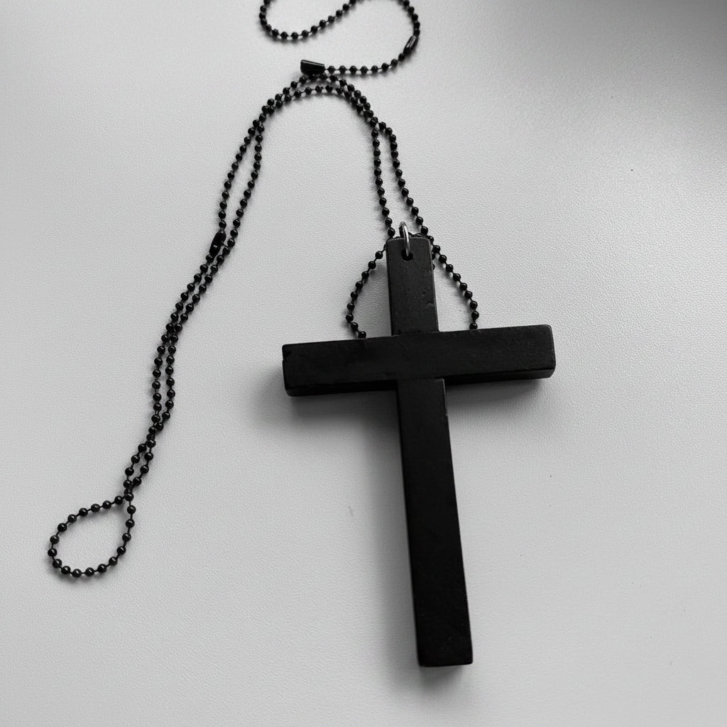 Collier croix de bois