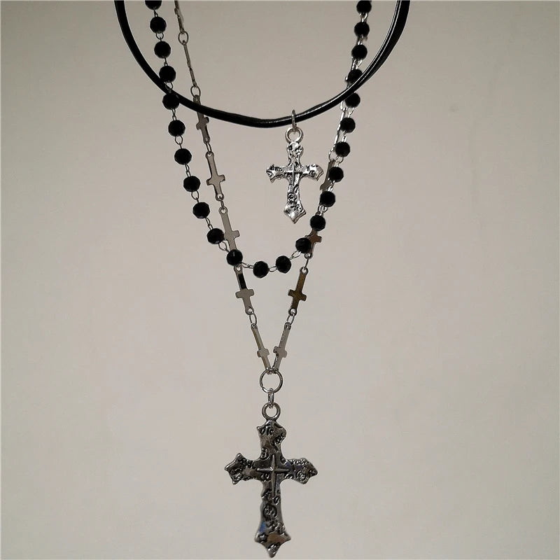 Collier croix gothique