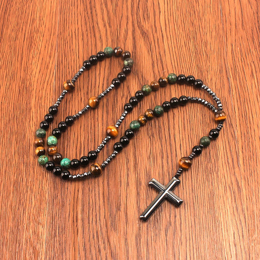 Collier croix pierre