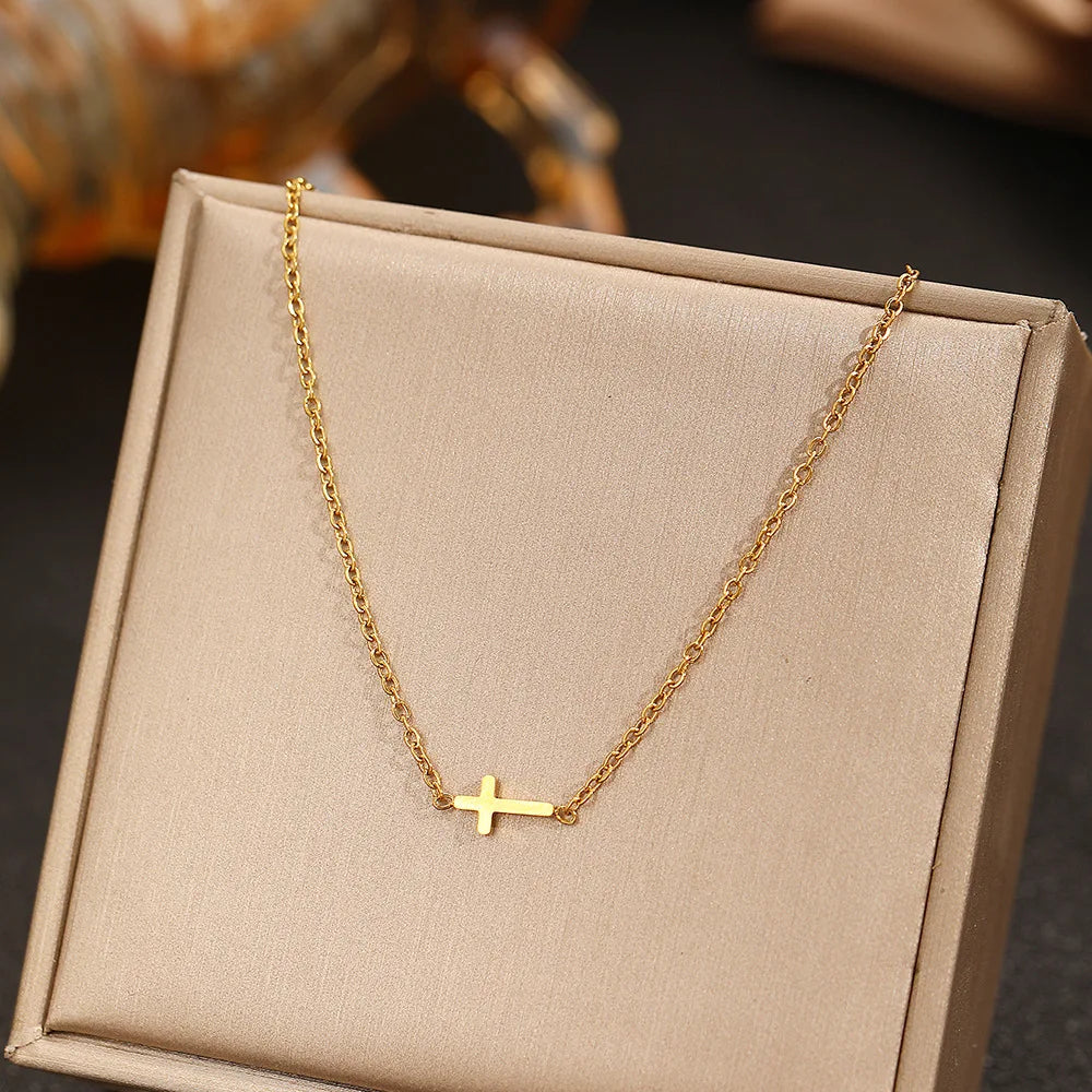 Collier petite croix horizontale