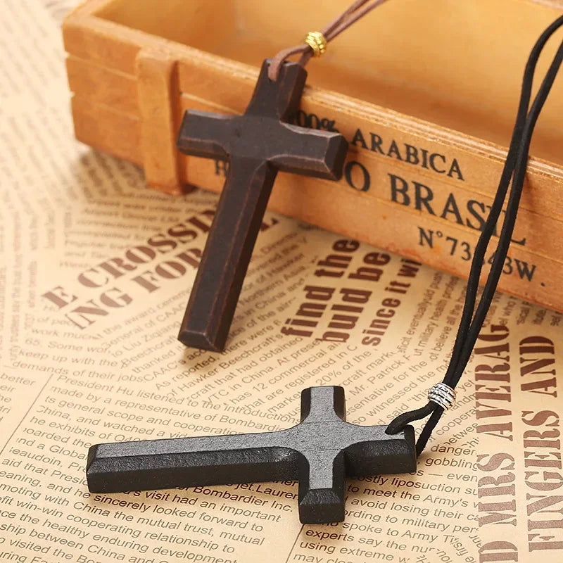 Croix en bois pendentif
