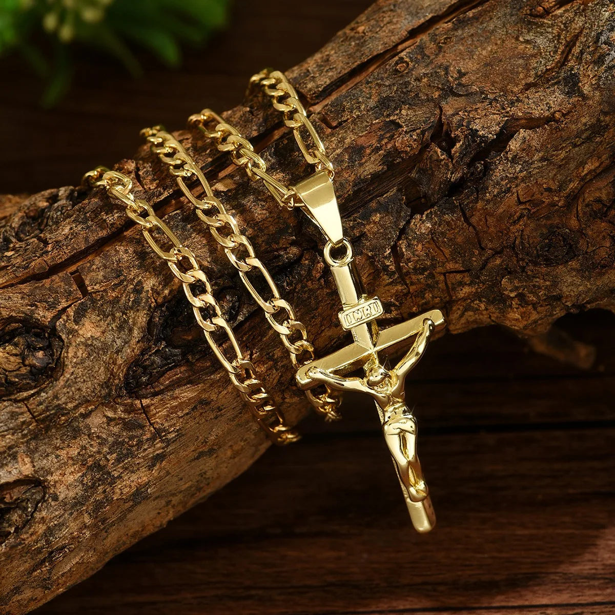 Pendentif croix plaqué or