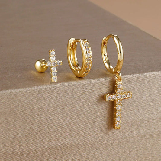 Ensemble de 3 boucles d’oreilles croix avec zircon